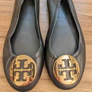 Tory Burch Black Calf Leather Flats Travel Minnie Gold Medallion 6